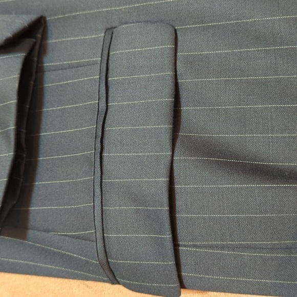 Lauren Ralph Lauren Men's 2 Button Navy Pinstripe Sport Coat Size 40R - Picture 5 of 10